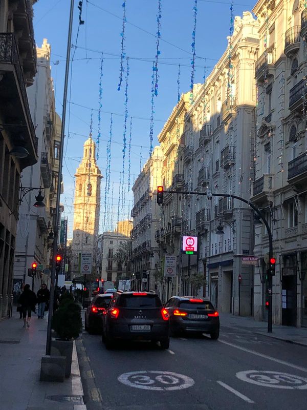 Imagen de nuestra oficina moderna y profesional en Martín Ros Consultores, mostrando un entorno de trabajo acogedor y eficiente.